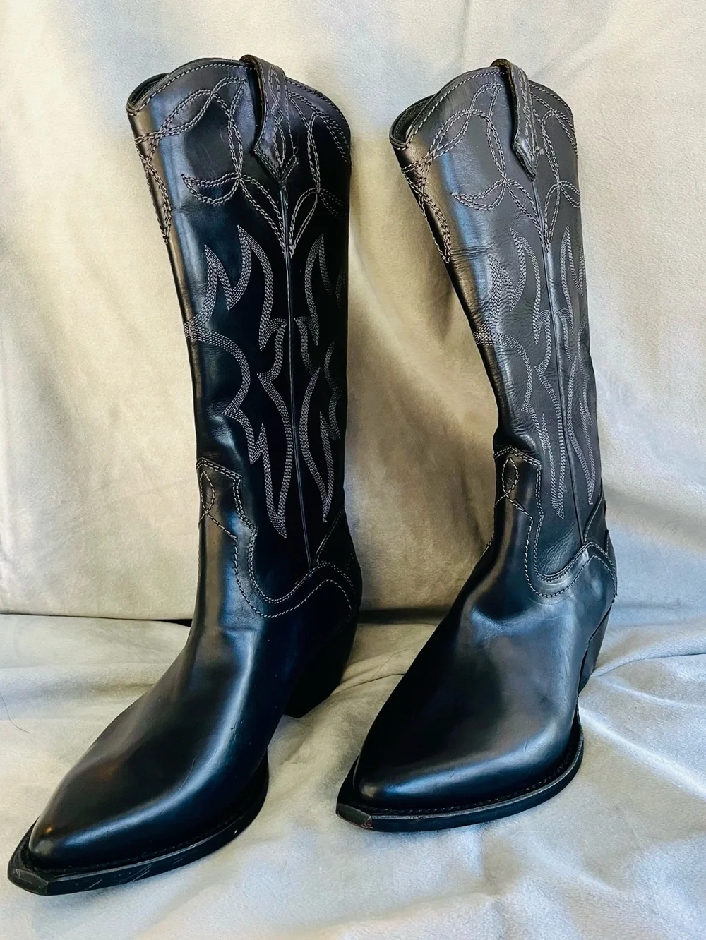 FRYE Black Shane Embroidered Tall Leather Boots size 7.5